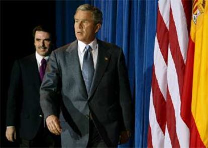 Aznar y Bush, en el rancho del segundo, en Tejas, el sábado.