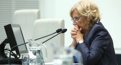 La alcaldesa Manuela Carmena en el pleno del Ayuntamiento de Madrid.