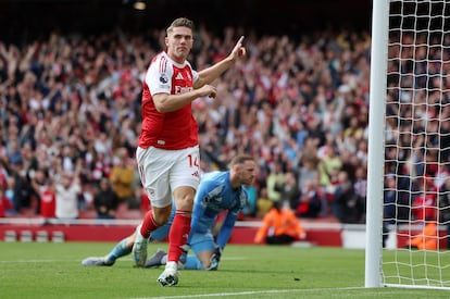 Gyokeres, el fichaje más caro del Arsenal esta temporada (76 millones de euros) celebrando uno de sus goles con el conjunto londinense.