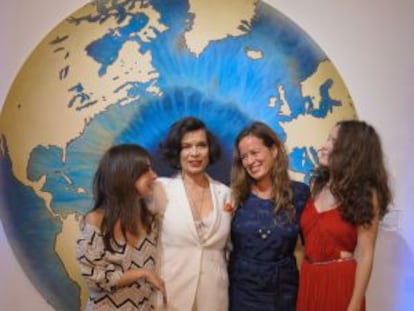 Bianca Jagger, su hija Jade y sus dos nietas: Assisi y Amba.