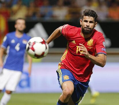 Diego Costa, autor del primer gol del equipo, durante el partido contra la selección de Liechtenstein.