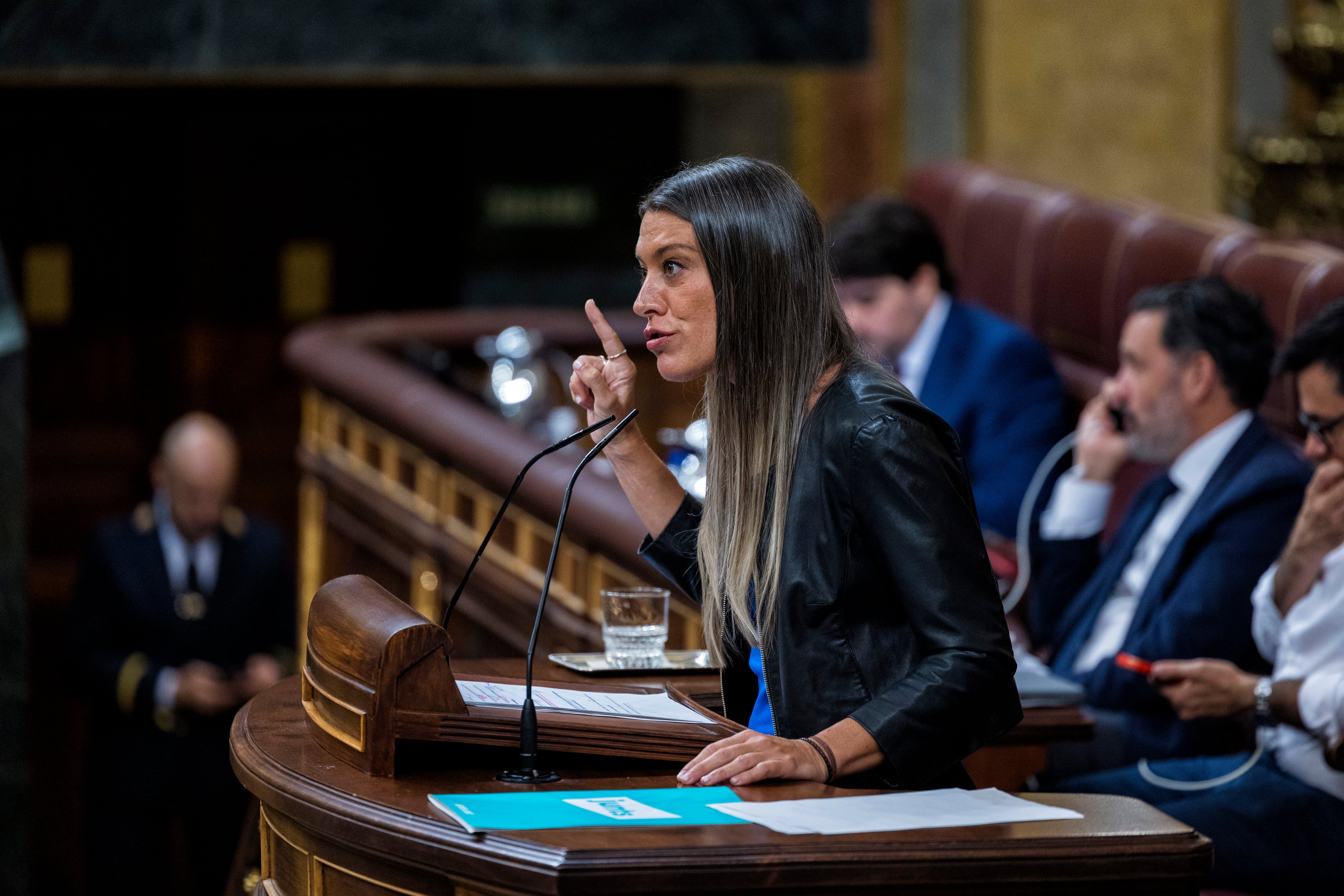 El Congreso aprueba con el apoyo de Vox y Junts la moción del PP que pide una cuestión de confianza y la dimisión de Pedro Sánchez