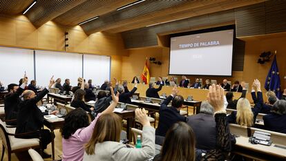 Votación de la Comisión de Justicia de los cambios en la amnistía, previa a la devolución de la ley al pleno del Congreso, este jueves.