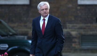 El Secretario de Estado para el 'Brexit', David Davies, llega este martes al 10 de Downing Street (Londres).