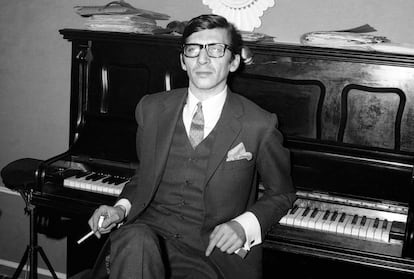 El cantautor y productor musical y cantautor, durante una entrevista a EFE en 1969.