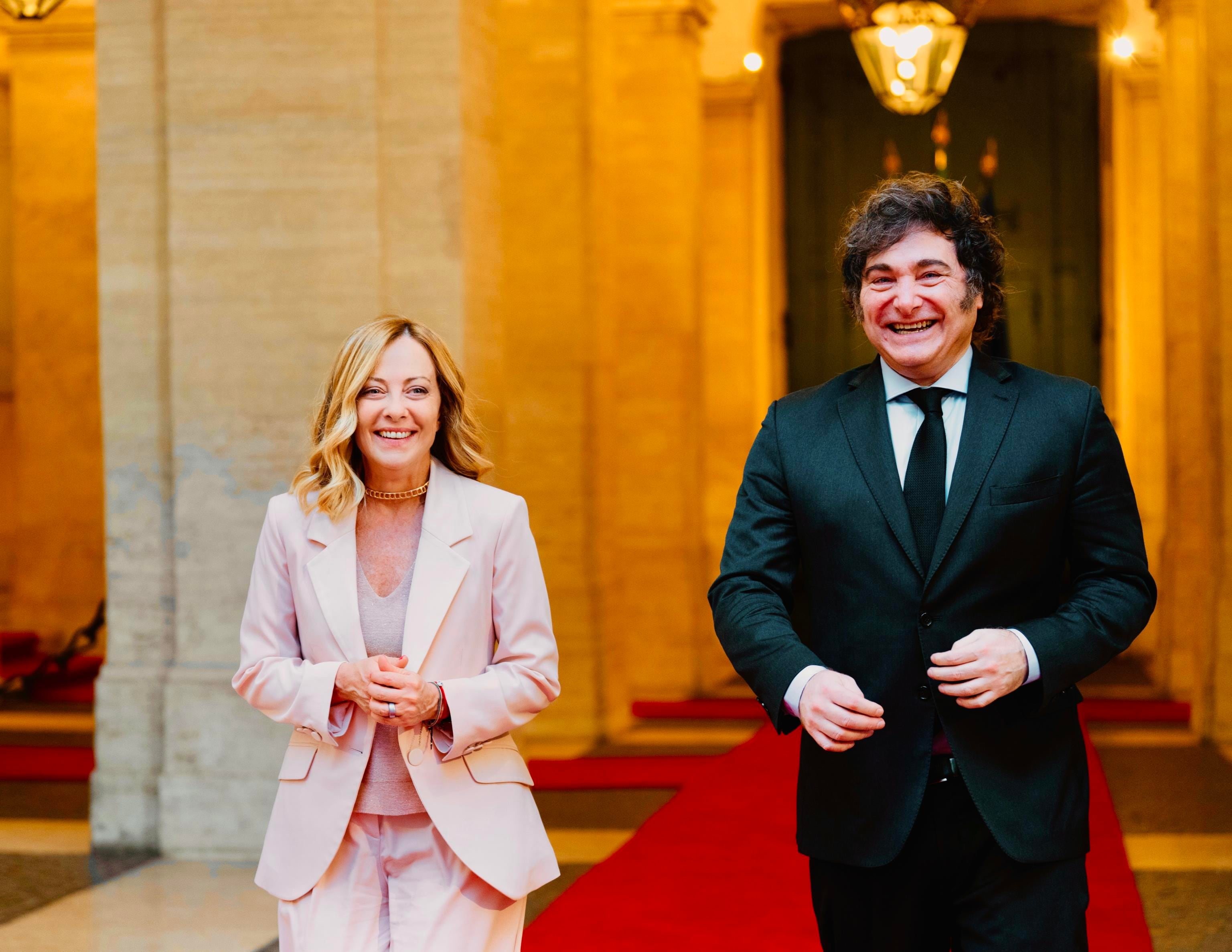 Milei y Meloni encabezan la firma de un acuerdo entre YPF y Eni para exportar gas argentino a Europa Publicado por Últimas noticias: la última hora de hoy en EL PAÍS