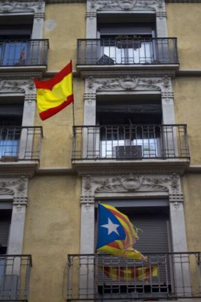 Dos balcons del carrer Torrent de l’Olla de Gràcia,