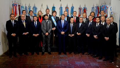 Javier Milei con los 18 gobernadores provinciales firmantes del Pacto de Mayo, el 8 de julio.