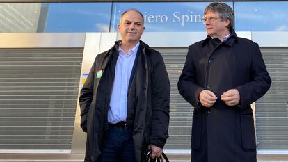 El secretario general de Junts per Catalunya, Jordi Turul, y el expresidente de la Generalitat Carles Puigdemont, en Bruselas.