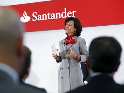 Ana Botín, presidenta del Santander, en el encuentro que ha mantenido hoy en Barcelona.
