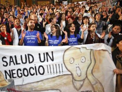 Acto de protesta en el Colegio de Médicos.