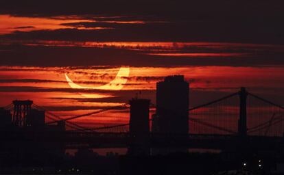 Eclipse solar sobre la ciudad de Nueva York.