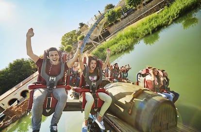 Montaña rusa Furius Baco, en el parque de PortAventura (Tarragona).