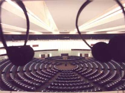 Una vista general del Parlamento Europeo de Estrasburgo desde las cabinas de los intérpretes.