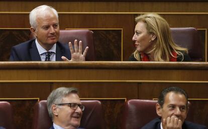 El diputado del PP Eloy Suárez se disculpa tras su error de este viernes durante la votación de la moción de censura en el Congreso.