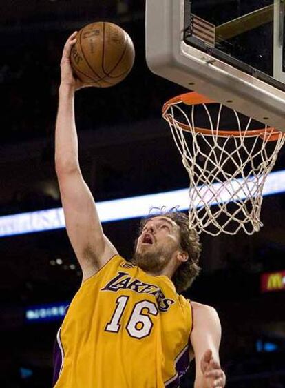 Un enceste de Gasol ante los Kings.