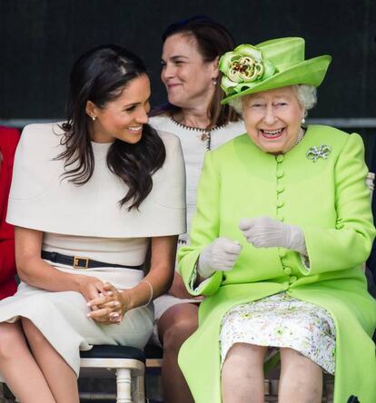 Meghan acompañó a Isabel II en un viaje oficial el 14 de junio a Widness, en lo que se interpretó como un caro respaldo de la reina a la recién llegada.