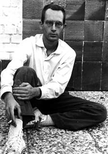 El poeta y pintor Pedro Casariego Córdoba (1955-1993).