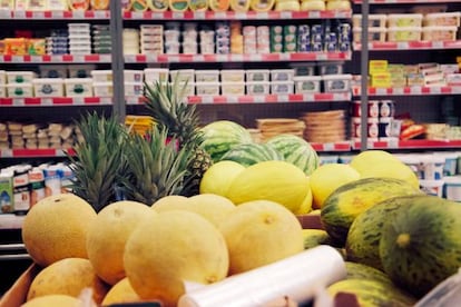 Puedes seguir comprando fruta, y mantente lejos de los ultraprocesados.