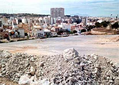 Ubicación prevista para el palacio de congresos de Alicante en la ladera del Benacantil.