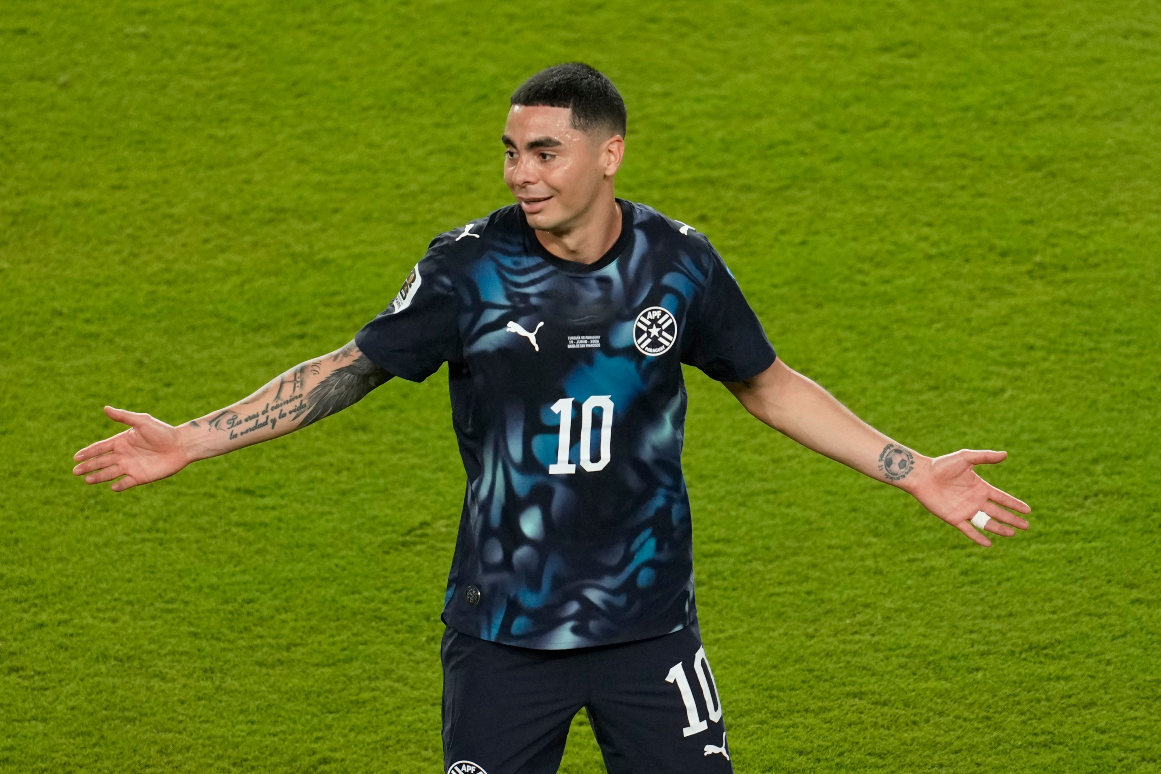 La suspensión a Almirón convierte a Paraguay en el laboratorio de las nuevas reglas de la FIFA