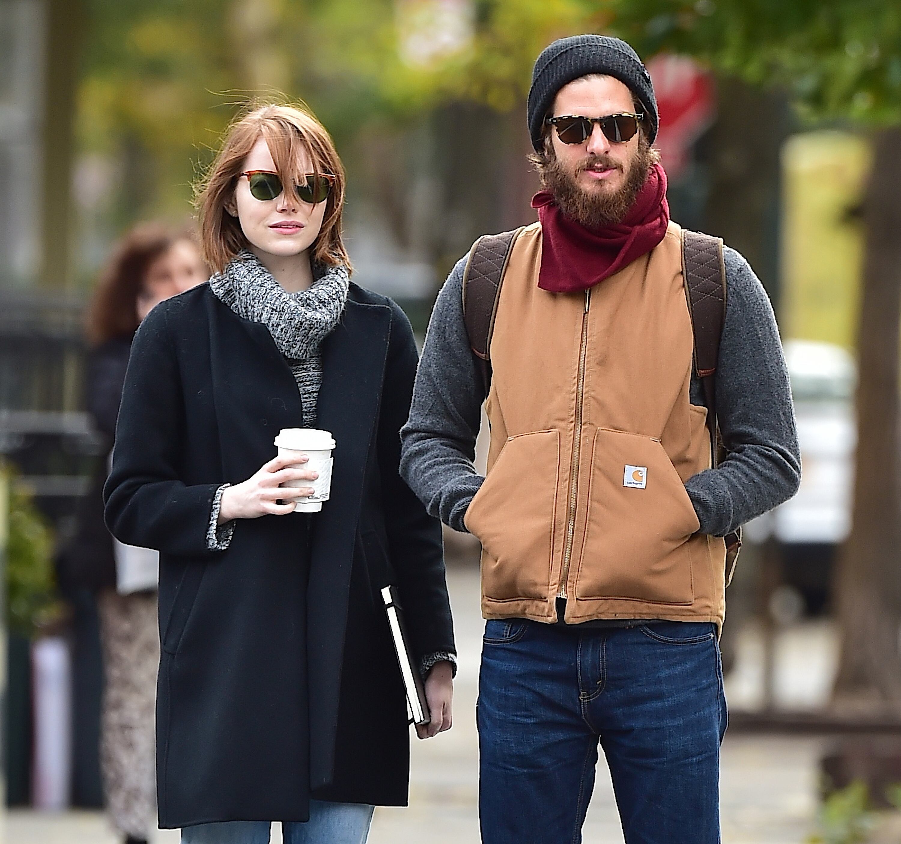 Emma Stone y Andrew Garfield de paseo por Nueva York en 2014. Los actores se conocieron durante el rodaje de 'Spider-Man' y salieron durante cuatro años. 