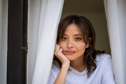 Teresa Ruiz tiene un papel protagónico en la película del director Manolo Caro producida por Netflix, 'Fiesta en la madriguera' (2024).