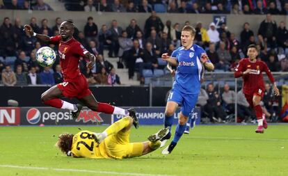 Sadio Mané marca su tercer gol al Genk en la Champions.