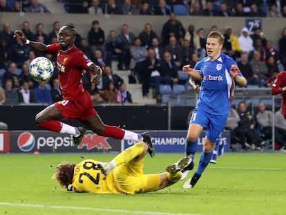 Sadio Mané marca su tercer gol al Genk en la Champions.