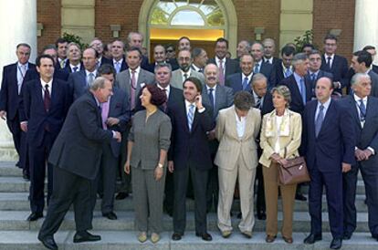 José María Aznar y Ana Palacio, con los embajadores de España, ayer, en La Moncloa.