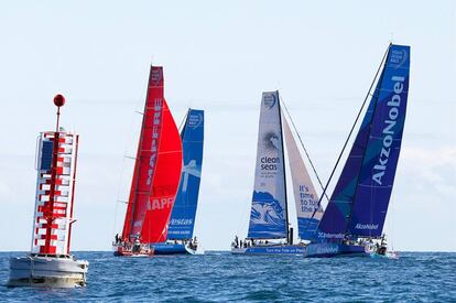 Salida de la regata desde Saint-Malo (Francia) a Lisboa (Portugal).