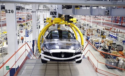 Cadena de producción del Maserati Ghibli en la factoría de Grugliasco, Turín (Italia), del grupo Fiat.