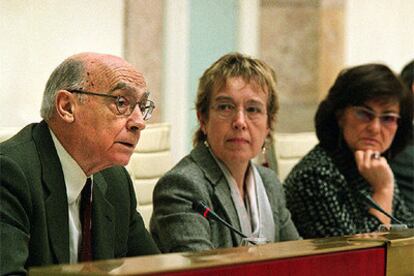 José Saramago, Caterina Mieras y Carmen Calvo, en el III Encuentro Nacional de Creadores.