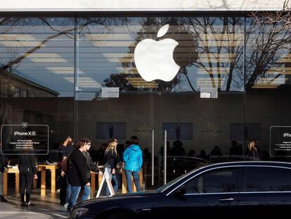 Apple reconoce que el precio de sus iPhone deberá ser más competitivo
