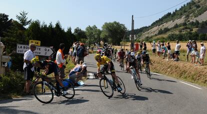 Valverde el primero, Froome de amarillo, Bardet, Van Garderen, Thomas, Barguil, Quintana y Contador