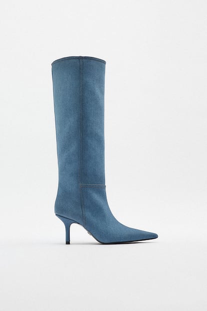 El denim ha aterrizado esta temporada en nuestros pies en forma de calentadores que acompañan botas y botines de todos los estilos. Para seguir la tendencia más transgresora de la temporada, hazte con este diseño firmado por Zara. 99,95€.