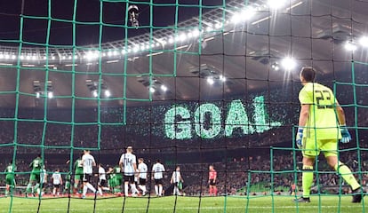 Nigeria celebra el primer gol ante la selecci&oacute;n de Argentina en el estadio ruso de Krasnodar.