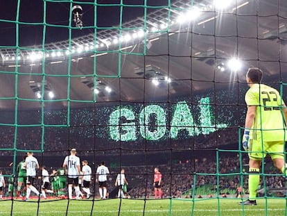 Nigeria celebra el primer gol ante la selecci&oacute;n de Argentina en el estadio ruso de Krasnodar.