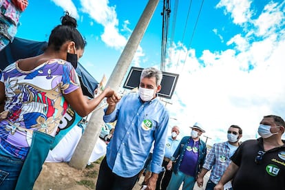 O candidato do MDB, Sebastião Melo, durante a campanha em Porto Alegre