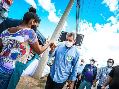 O candidato do MDB, Sebastião Melo, durante a campanha em Porto Alegre