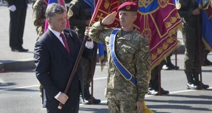 El presidente de Ucrania, Petr&oacute; Poroshenko, durante los actos de conmemoraci&oacute;n de la independencia del pa&iacute;s. 