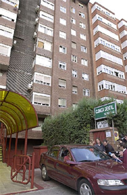 Imagen del bloque donde se ha hallado el cadáver, en la Avenida de Burgos.