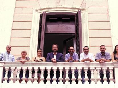 Els vuit regidors del govern de Sabadell.