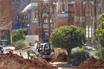 Uno de los pabellones en rehabilitación en el recinto histórico de Sant Pau.