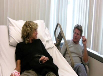 Farrah Fawcett y Ryan O'Neal, en el vídeo.