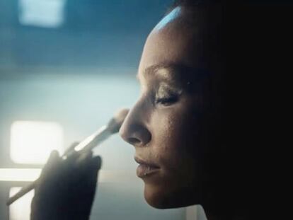 Fotograma de 'El último maquillaje', una campaña de Avon en Costa Rica.
