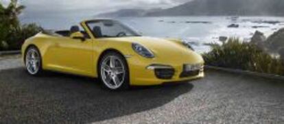 Porsche 911 Carrera 4S Cabriolet, a partir de 143.800 euros, de 400 cv y tapizado en cuero.