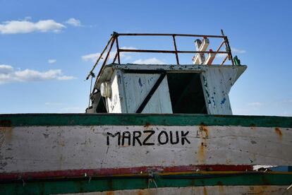 Un barco en el 'cementerio de botes'.