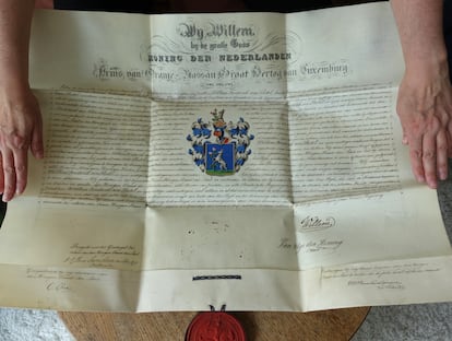Documento oficial firmado por el rey Guillermo I de los Países Bajos (1772–1843).