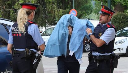 El detingut amb els Mossos d'Esquadra.